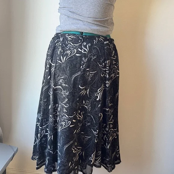 Lee black & white paisley midi skirt - Picture 3 of 4